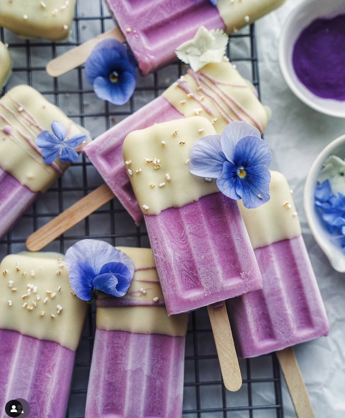 Paletas Smile Gourmet Popsicles with Flowers
